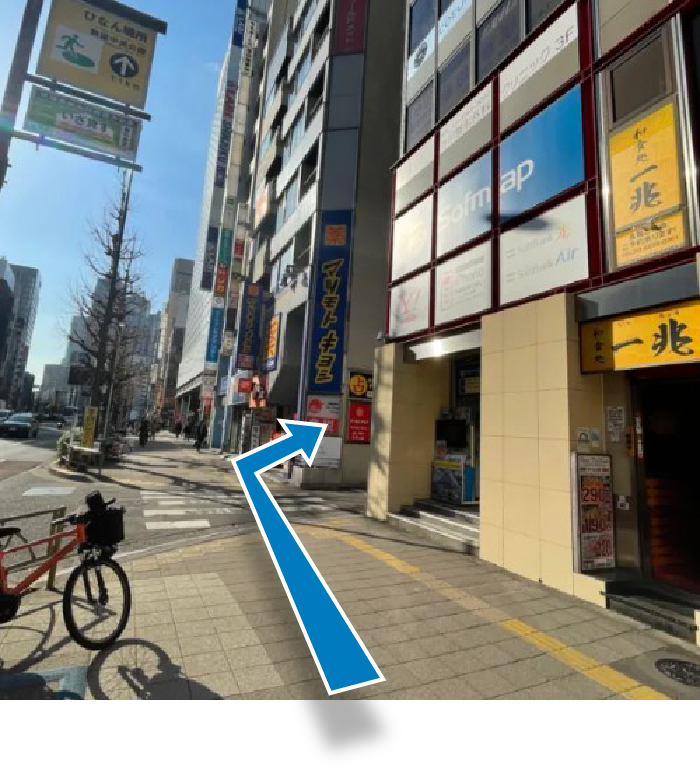 東京こころのクリニック　マツモトキヨシの路地を右に入る